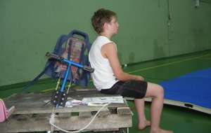 "Tom" sur sa machine à remonter le temps